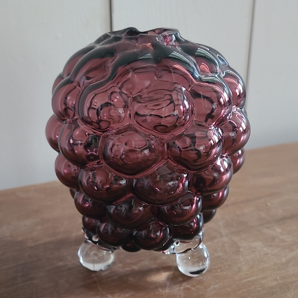 Elegant Glass Grape Cluster Decor
